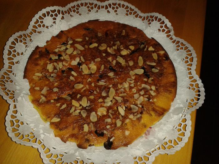 tarta cu caise,prune uscate si fulgi de migdale - 1000 PAPA BUN 2
