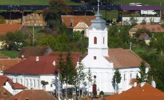 DETALIU BISERICA SI CAMINUL CULTURAL