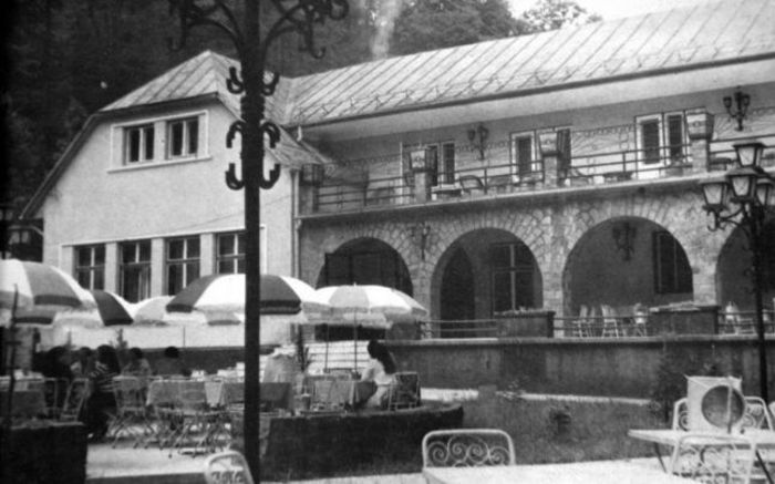 Baile Usturoiul 1930; principala atractie turistica a orasului,in perioada interbelica
