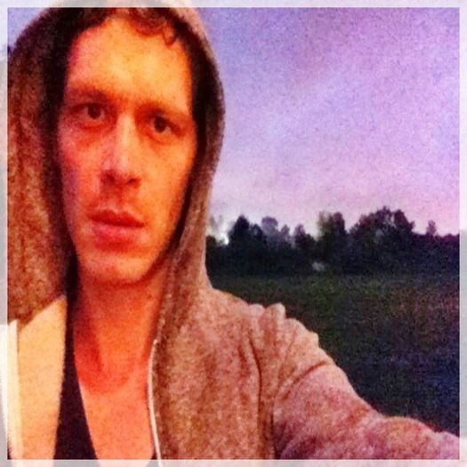 █ ▄→ -ţipă- davinaaaa, nu mă lăsa singur cu fane că ridică din sprâncene la mine -cl-; şi tare-mi e că are intenţii m;;rdare:)) vrea să mă veeeeeolezeeee
