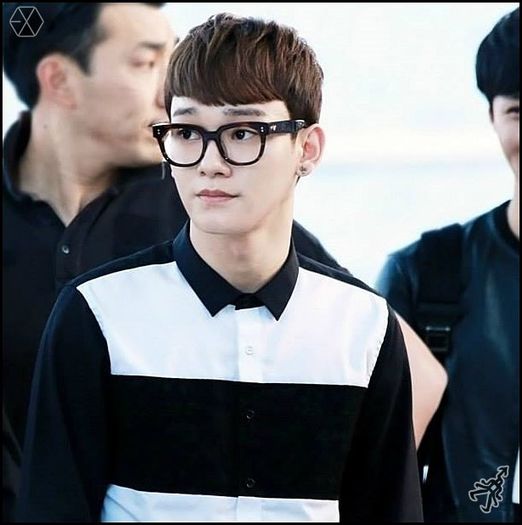 140501 Jong Dae - Chen @ EXO-M Incheon Airport LA.15