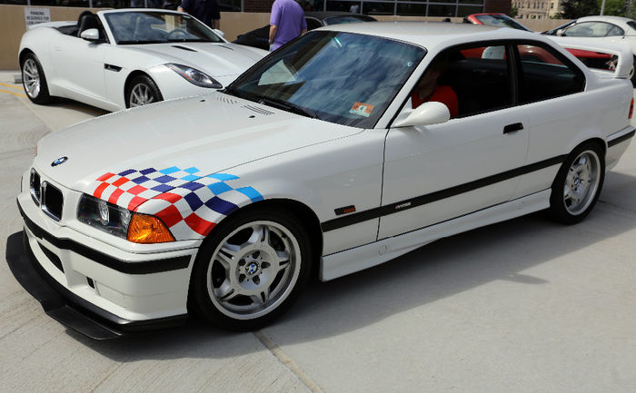 1995_BMW_M3_Lightweight_front - Pisicute si e46