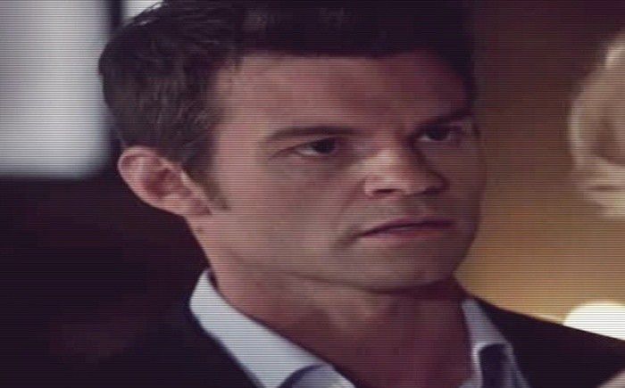 Ai toate femeile la picioarele tale tu chiar nu vrei sa te intorci? *cl; TOTI TE IMPLORAM! HAI ACASA MAI FANEL SA TE SCARPIN IN CHILOOOTEEEL=))))))))
