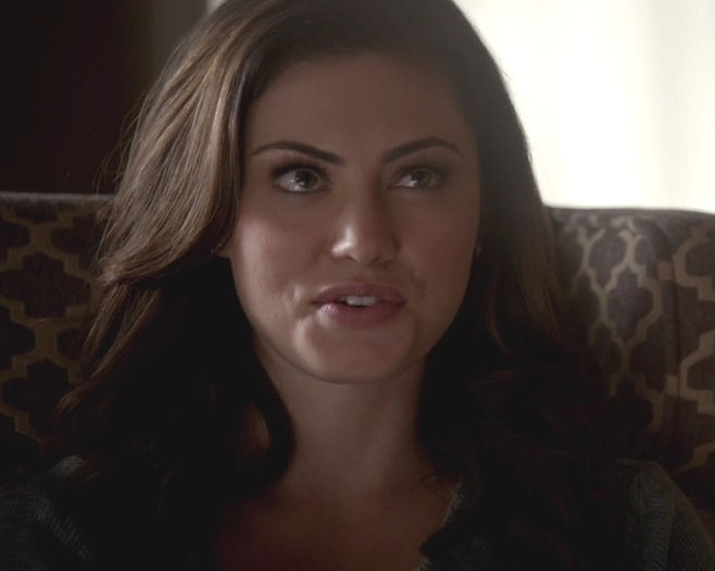 Priveste partea bune Stef, o sa ajungi in cartea recordurilor pt cel mai mic vampir-cl-; Pot sa te imprac ca pe o papusa, am o rochie de printesa perfecta pt tine!
