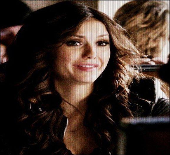 ♡❧`⇒ să-ți crească tensiunea cu 30..că te văd 3D ;w ioi,Dumnyezo =))) #Damon. heeey,Carolaina.