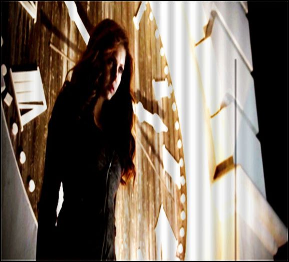 ♡❧`⇒. mă simt,flatată ;;) =))) -își dă cu mâna prin păr-#Elijah.