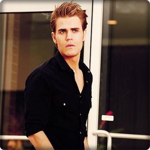 Morr =))))))))))) Heyy ;X Ce faci? #hayley ; *ii arunca o vodka* oks#elena - here - episode 17 - done