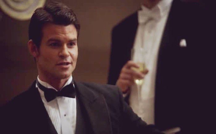 Eu! Prezent:)) Fac naveta intre site-ul meu si banda. Ce faci ;;) ? #kat