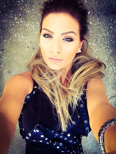 10151357_618032961625040_1538380163_n - Ana Baniciu
