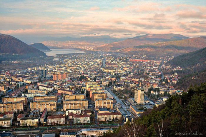 VEDERE DE PE PIETRICICA