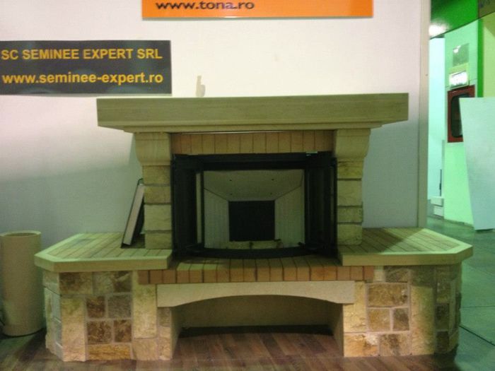 61424_365293746878026_220034183_n