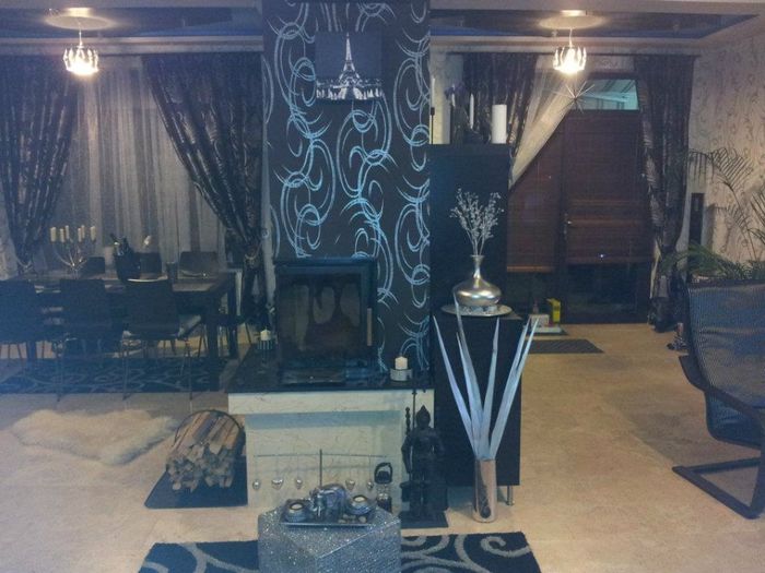 556625_339154739491927_243508171_n