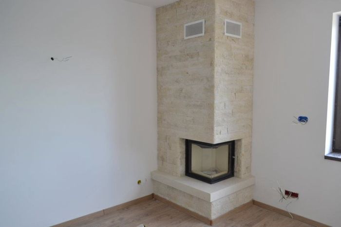 601939_323561244384610_1174133038_n