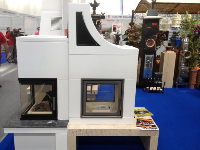 552968_302747793132622_58100779_n