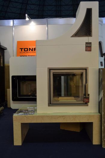 546563_281672335240168_1929388345_n