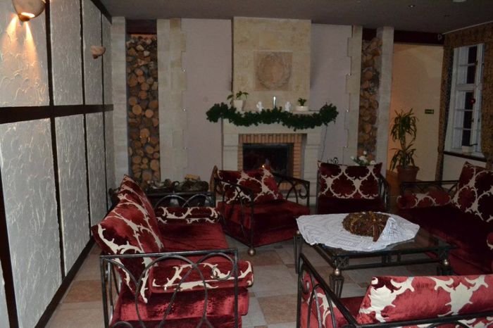 406682_236407069766695_692793674_n