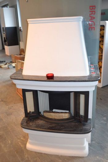 404466_236406459766756_160401823_n