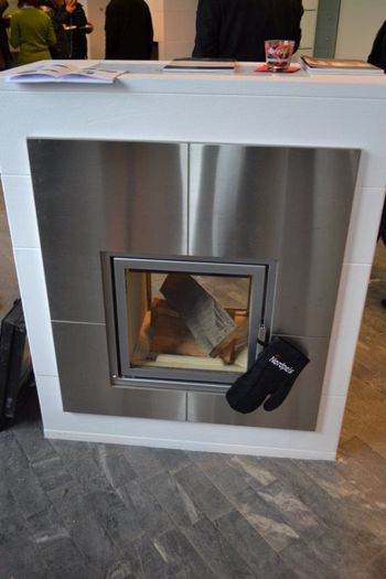 395673_236406393100096_193292245_n