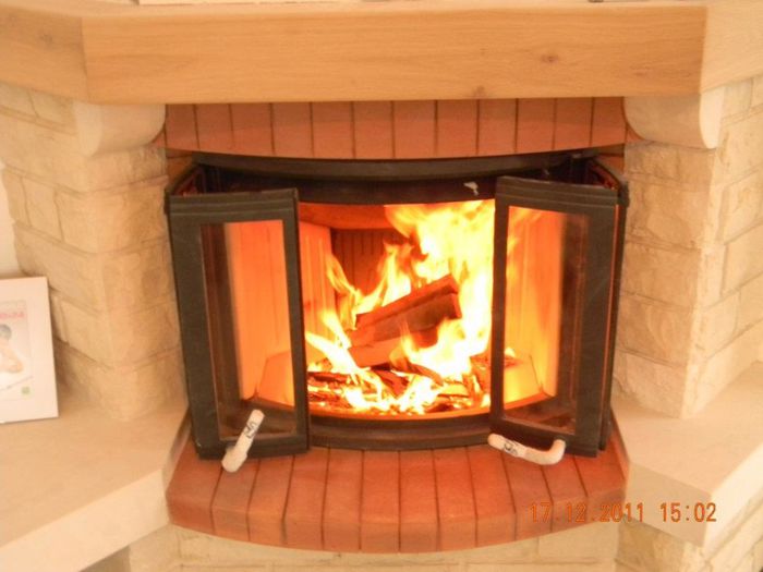 381774_218627344878001_653260474_n