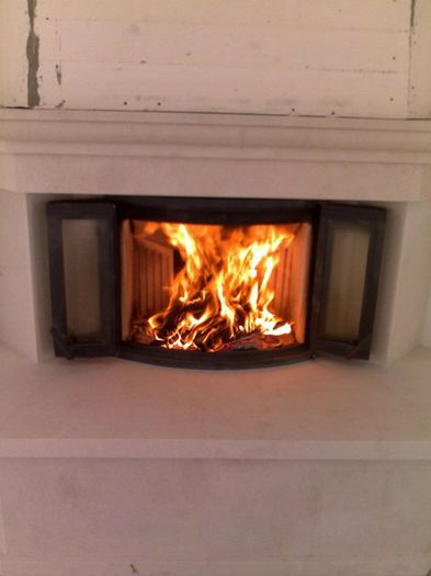 383023_213652932042109_184935978_n