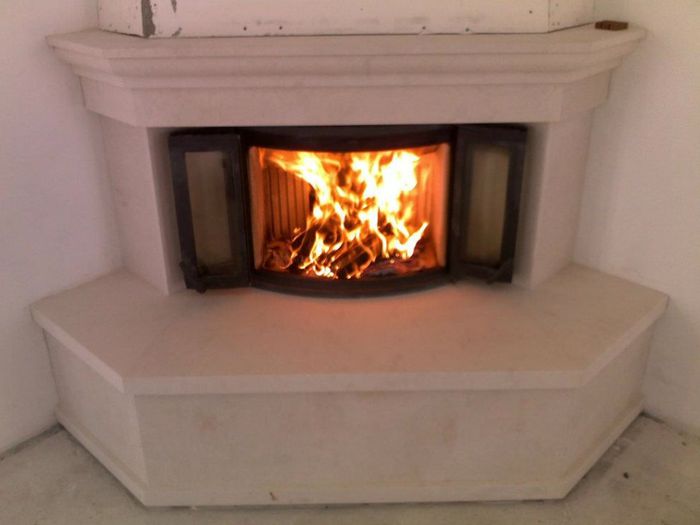 379866_213652895375446_1474141934_n