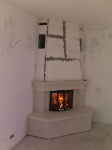 378617_213652622042140_1608587654_n