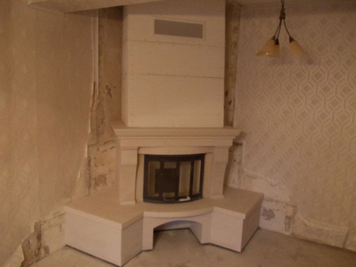 388462_208592935881442_1380269146_n