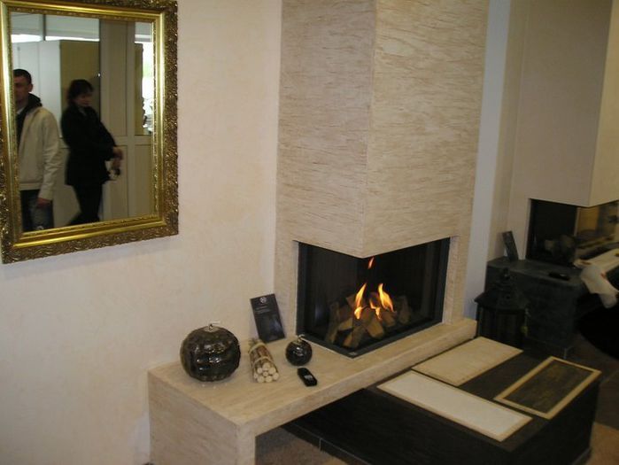 216569_125916657482404_6423509_n