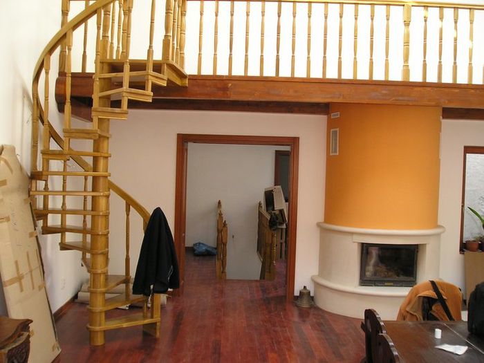 179231_103395373067866_3179996_n