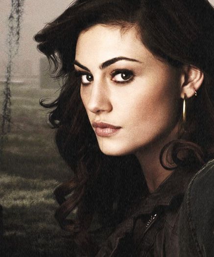 hayley-phoebe-tonkin-34656523-500-600 - 000-Poze