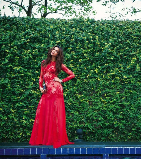 Deepika-Padukone-Hot-Photoshoot-for-Vogue-Magazine-7 - Deepika VOGUE 2014