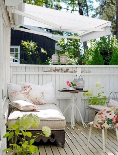 1-Shabby-Chic-Outdoor-Living-Spaces - idei interesante culese de pe net A