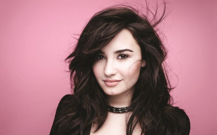 amazing-free-quality-demi-lovato-girlfriend-3d-wallpaper-image-for-computer-screensaver-and-destop-9