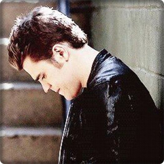 *se impiedica* Gatu ma;;;tii .. de fapt..stai,cee? e comuna =)) #Damon *click; deci..gatu ma-mii . :))) #damon Scuze Martipaneee :)) lasa ca avea nevoie de`o baita ;&gt;:)) #haylz ; ELENAAA SA NU IASA KATERINA CA MA SINUCID. IL TAI PE JIMMY!
