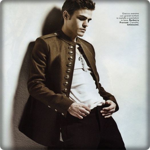 » . Bine,  inca rad de ce s-a intamplat aseara si in acelasi timp sunt si foarte obosit *click*; si nu pot sa cred ca l-am omorat pe Ernest si am facut parastas :((( . =))) . tu ce faci?
