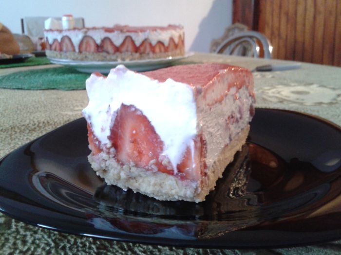 cheesecake cu capsuni - 1000 PAPA BUN 2