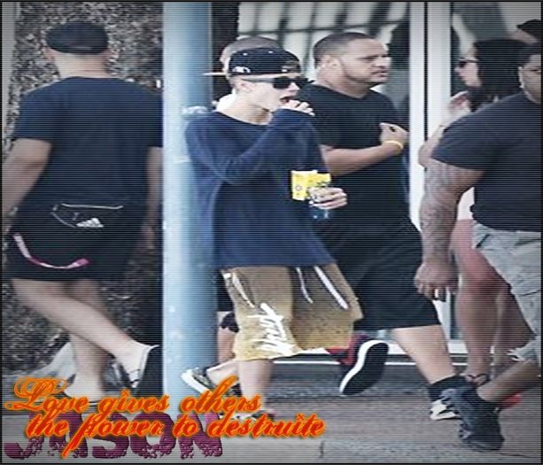 ; jason ; normal kitten , dar e mai palpitant asa..in grup [se uita la ea si; ii face cu ochiul dp la Justin ] though u can f;uck off ;;) :* [ii face semn gen "valea" =))]
