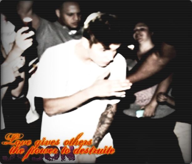 ; justin ; e luni ..si ora 8 .. [se uita la ceas ] 8;40 .. 10 mins left - 1st Chapter