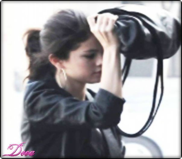 ;; OMG!![fuge repede spre usa] vb in 5 min!![pleaca acasa sa se schimbe] - 1st Chapter