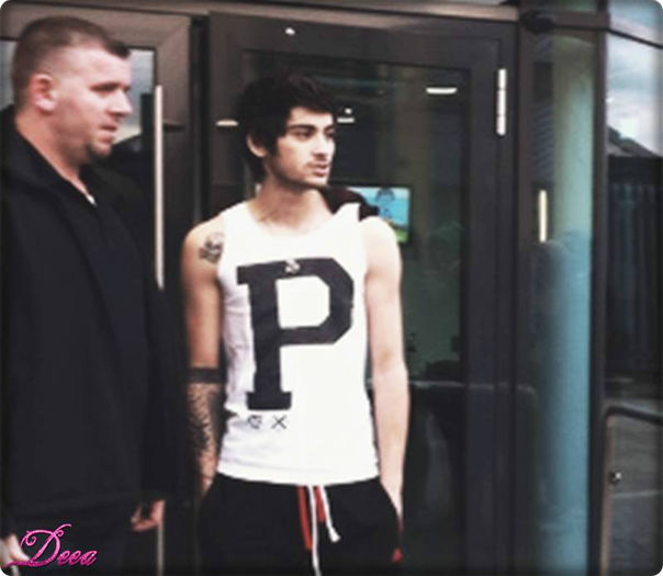 ;; [vine langa ea] ti-ai facut tema?;;) - 1st Chapter