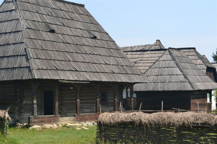 52.Muzeul satului mm