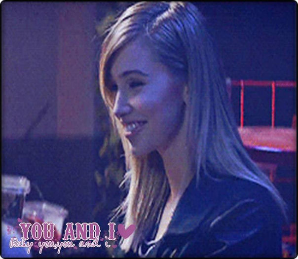 ;; stati ba!!:-w[urla dupa aia dupa se uita la el si ii face cu mana] Hey;3 - 1st Chapter