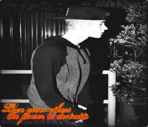 ; justin ;  [ridica o spranceana] - 1st Chapter