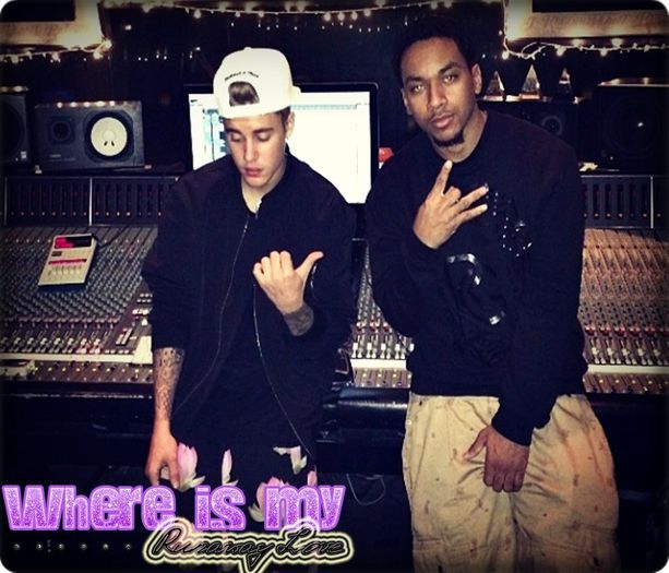 ; jason ; [se duce la dulap i-a un prosop ; isi da tricoul jos si se - 1st Chapter