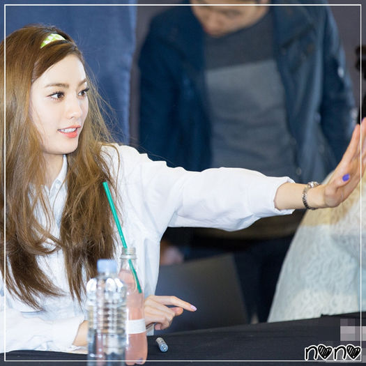 .★. Fii atent cum facem. Tu te duci la EXO.. ca tot iti plac si te intelegi bine cu ei..:o3