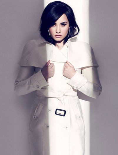 Demi-Lovato-covers-fashion-magazine-august-2013-2-600x785