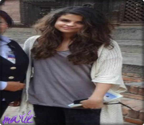 ;; [se opreste si se intoarce spre el] ce?;3