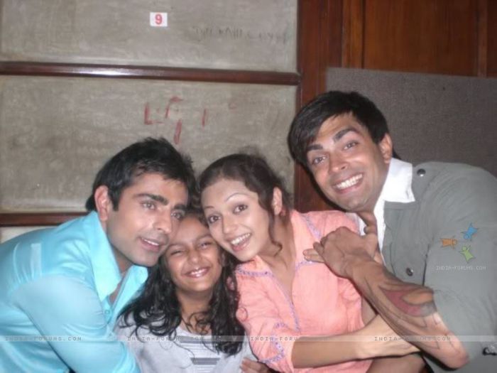 170271-dill-mill-gayye-cast - Dill Mill Gayye