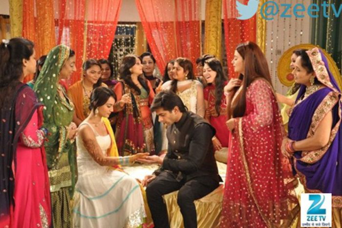 Latest-Wallpapers-of-Asad-and-Zoya-Mehendi-Ceremony-from-Qubool-Hai-Serial-On-Zee-TV-07 - Qubool Hai