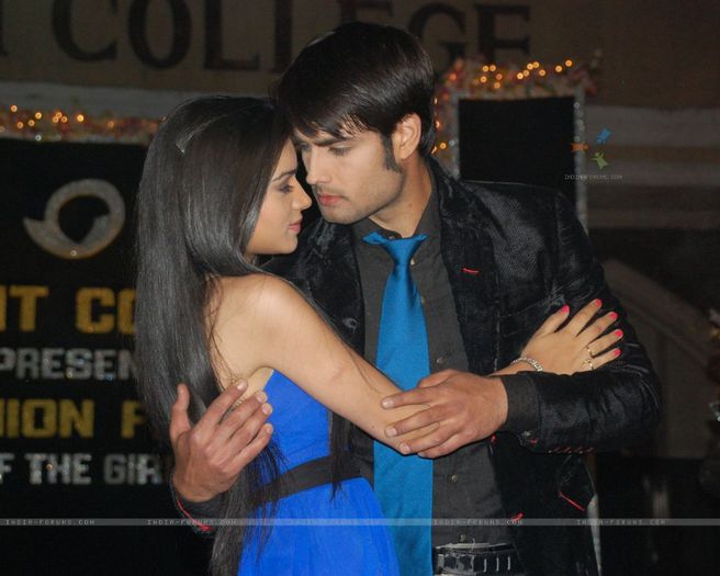 171120-vivian-dsena-and-sukriti-in-pyaar-kii-ye-ek-kahaani - Pyaar Kii Ye Ek Kahaani